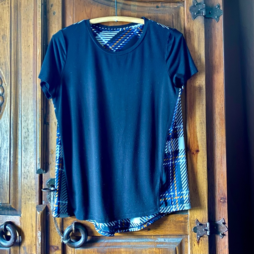 Black & plaid top 💐🛍️ EUC!